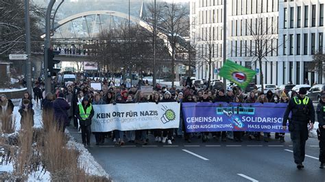 NonstopNews Menschen Setzen Klares Zeichen Gegen Rechts Und