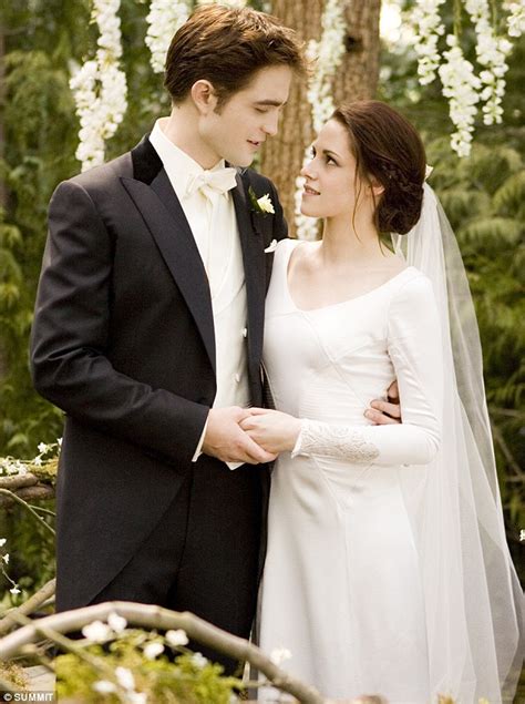 Kristen Stewart Long Sleeves Wedding Dress In Twilight ...