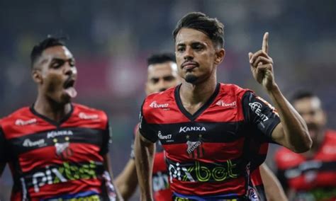 Atl Tico Go Movimenta Mercado E Contrata Mais Tr S Jogadores