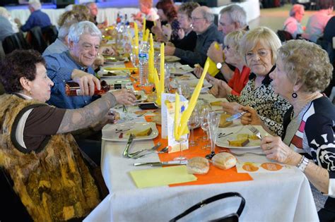 Repas des aînés quelque 2 000 seniors à la fête Le Mag