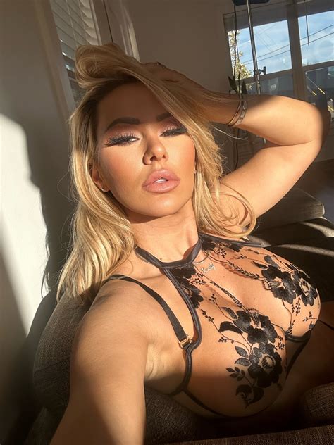 Tw Pornstars Pic Kindly Myers Twitter Golden Hour Pm