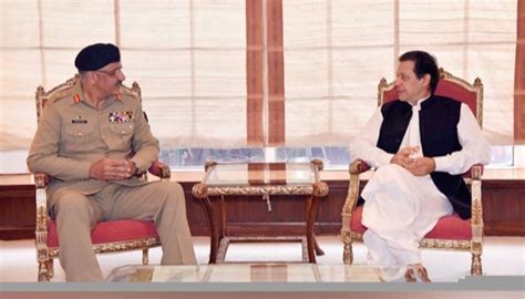 Cjcsc General Zubair Hayat Meets Pm Imran Khan