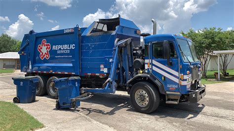 Republic Services Peterbilt 320 Heil DuraPack Python Garbage Truck