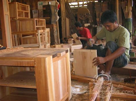 Proses Produksi Furniture Oleh Pabrik Perusahaan Furniture Di Jakarta