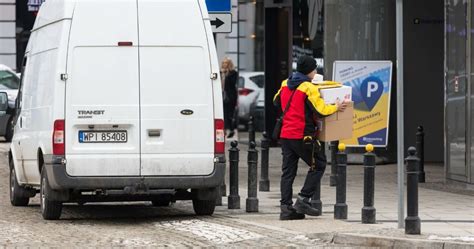 Ile zarabia kurier Da się wyciągnąć 10 tys na rękę Motoryzacja w