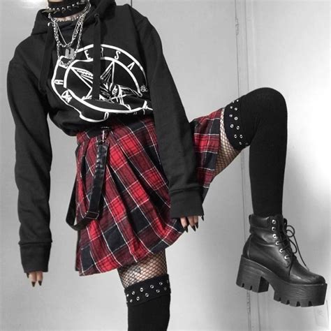 Pin by Disenchanted on Grunge outfits | Alternative outfits, Aesthetic ...