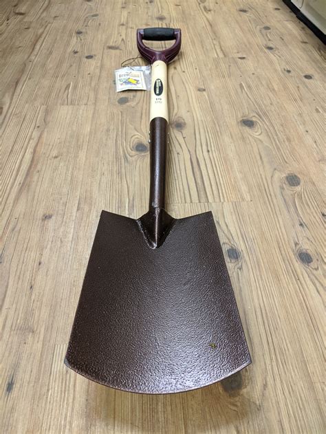 Spear And Jackson Garden Digging Spade — Chapmans The Ironmongers