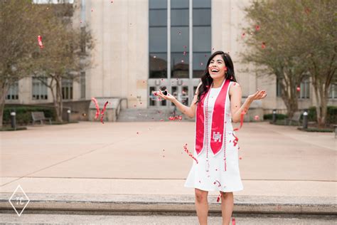 University of Houston Graduation Photos of Elizabeth