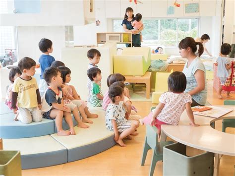 【東京・オルト保育園】色彩空間とアート造形で豊かな感性を育む【子供の未来を支える場所6】 Hugkum（はぐくむ） Floor Chair