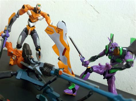 Revoltech Evangelion Evolution EV 010S EVA 00 Prototype EV 001S