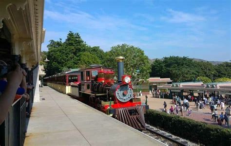 Steam Locomotives At Disney Parks Around The World | Steam Giants