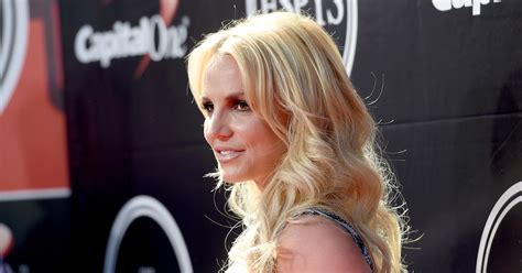 Britney Spears Wore A Purple Bikini To Match Her Purple Hair Because ...