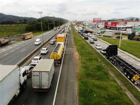 Obras de duplicação da BR 470 geram filas na BR 101 em Itajaí