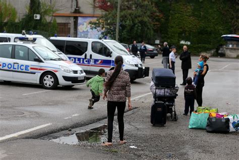 Is Re Sud Saint Martin D H Res Un Camp Rom Vacu Par La Police