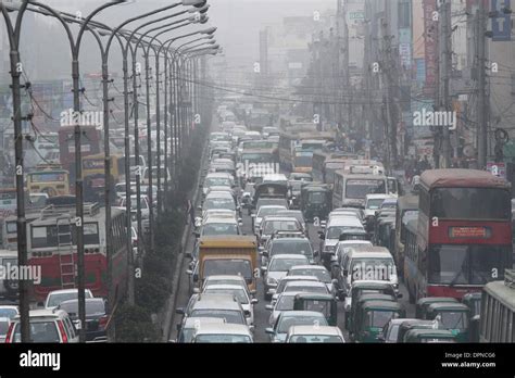 Dhaka, Bangladesh . 15th Jan, 2014. Foggy weather conditions caused ...