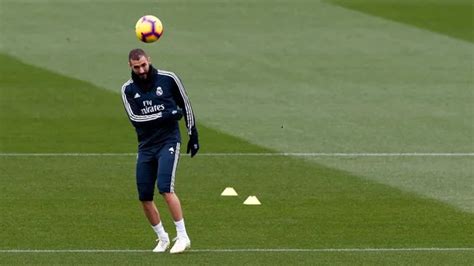 Real Madrid Monchi S Enflamme Totalement Pour Karim Benzema