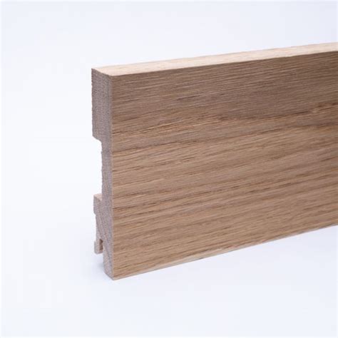 Plinthe en bois véritable carré 100mm chêne laqué Plinthe carrée