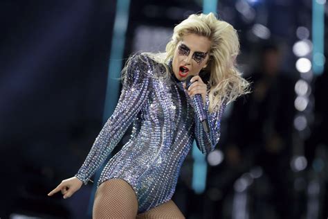 Lady Gaga Y Su Look Bowie Triunfan En La Super Bowl 2017