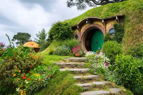 Hobbit shire Stock Photos, Royalty Free Hobbit shire Images | Depositphotos