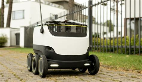 Starship Le Robot Livreur Autonome Tom Travel