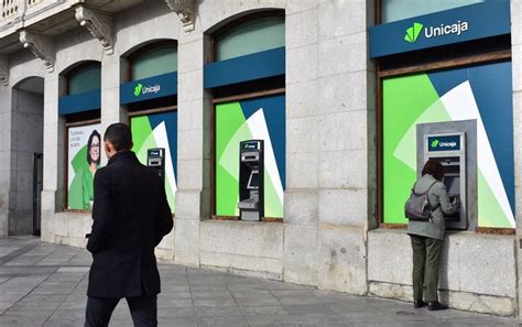 Ecobolsa Fitch Mejora La Perspectiva De Unicaja A Positiva Y Mantiene