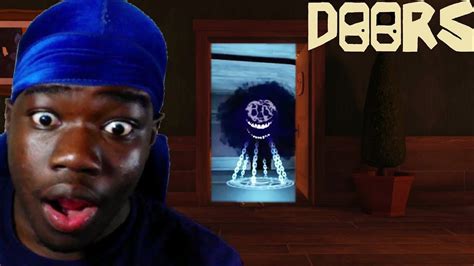 I Played The Most Popular Horror Game On Roblox Roblox Doors Horror