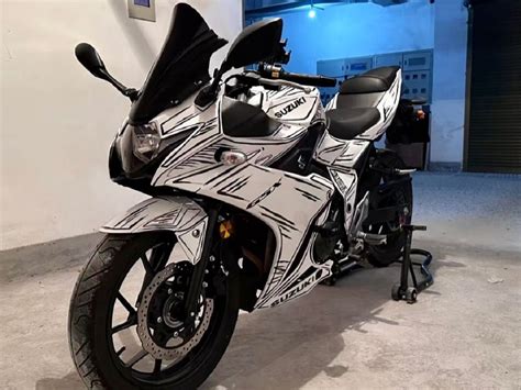 Gsx R Liane Othelia