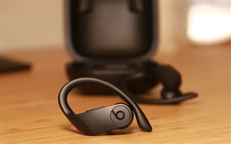 How To Easily Turn Off Your Powerbeats Pro Headphones