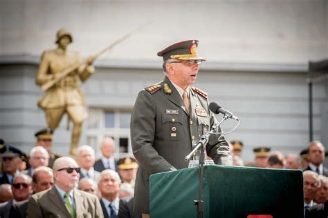 Recambio En El Ejército El Jefe Saliente Se Fue Con Críticas A La Reestructuración Infobae