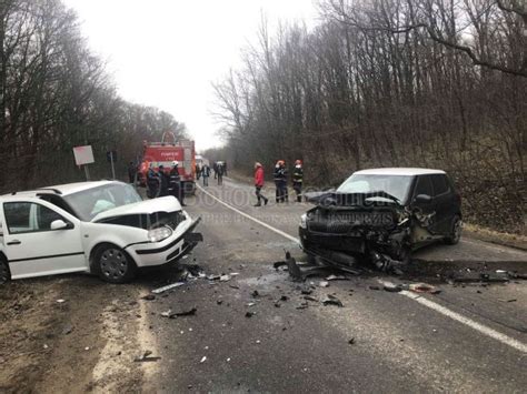 Ultima Ora Accident Grav La Zaicesti Doua Masini S Au Ciocnit Frontal