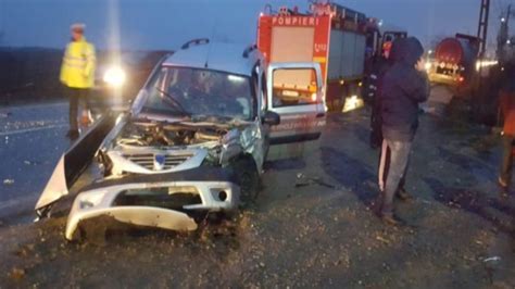 FOTO Accident grav în Prahova între o cisternă şi două autoturisme