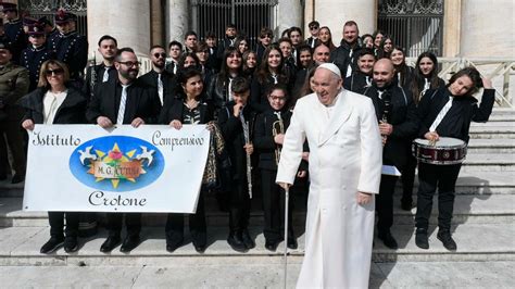 Best Wishes And Prayers Pour In For Pope Francis Vatican News