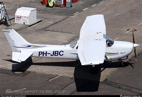 Ph Jbc Private Reims Cessna F M Skyhawk Photo By Daniel Schwinn Id