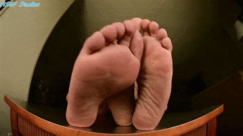 EIG And K Bare Feet Soles MP4 Amateur Soles Giantess And Footjobs Clips4Sale