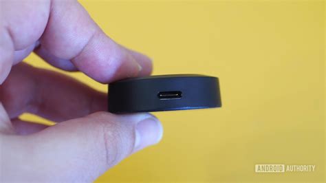 This small USB-C puck lets me charge my Samsung Galaxy Watch 4 anywhere