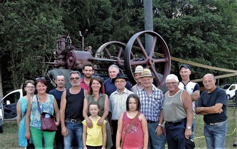 Le Village Fait La F Te Autour De La Batteuse Saint Cl Ment