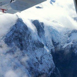 Scenic Flight to Milford Sound with kids