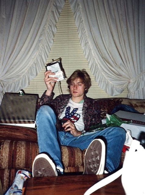 Inside Kurt Cobain's childhood home - CBS News