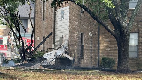 Apartment Fire Displaces Residents Leaves Dozens Without Power Safd Says Youtube