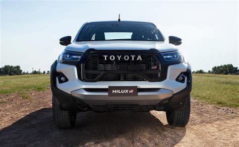 Toyota presentó la nueva Hilux GR Sport en Argentina precio y