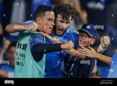 El Delantero Del Ssc Napoli X X S Khvicha Kvaratskhelia Celebra