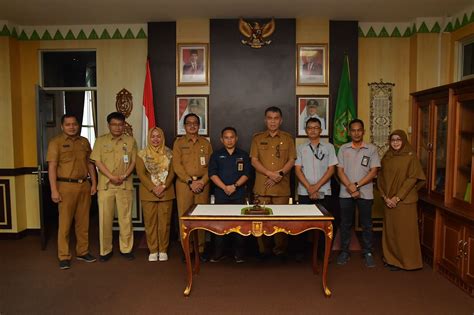 Bupati Natuna Tandatangani Mou Bersama Pt Pos Indonesia