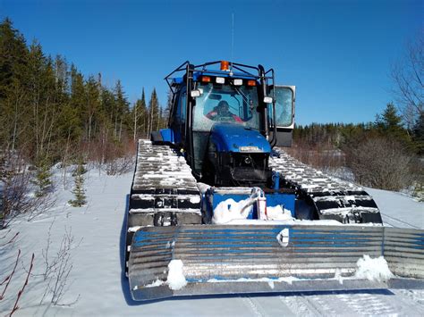 Tips For Meeting Snowmobile Trail Groomers Intrepid Snowmobiler