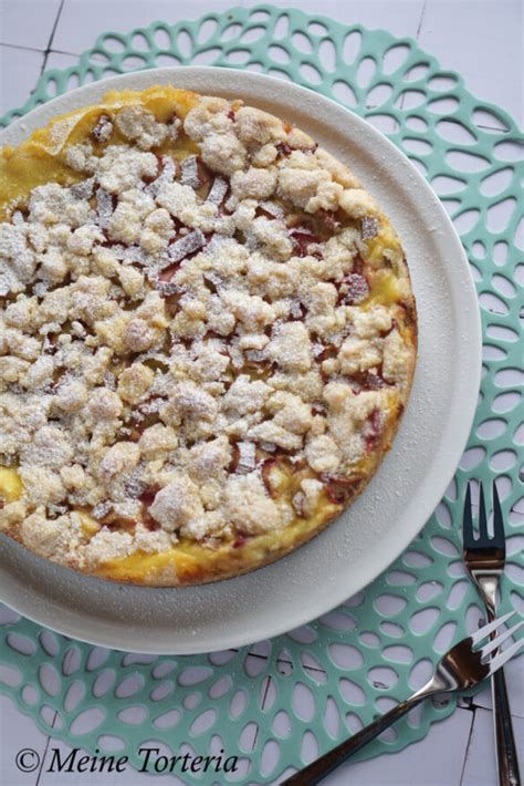 Rhabarberkuchen Mit Pudding Und Streuseln Meine Torteria