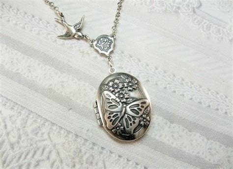 Pin By Jacques Ferrieux On Home Decor Inspiration Silver Locket