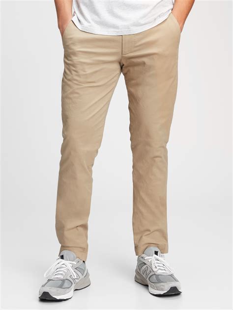 Modern Khakis In Slim Fit With Gapflex Gap