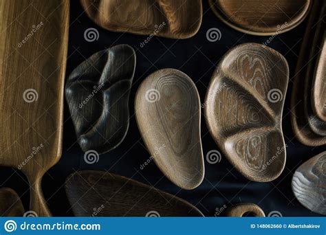 Ensemble De Planches D Couper Sur Le Fond En Bois Photo Stock Image