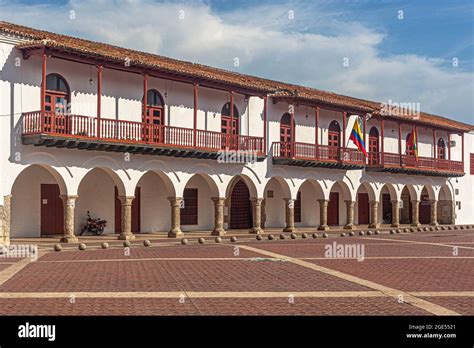 Plaza De La Aduana Cartagena De Indias Colombia Stock Photo Alamy