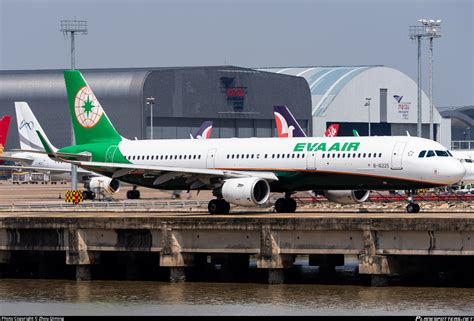 B 16225 EVA Air Airbus A321 211 WL Photo By Zhou Qiming ID 1082020