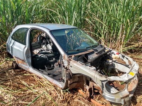 Guarda Civil De Araras Encontra Carca As De Carros Em Canavial S O